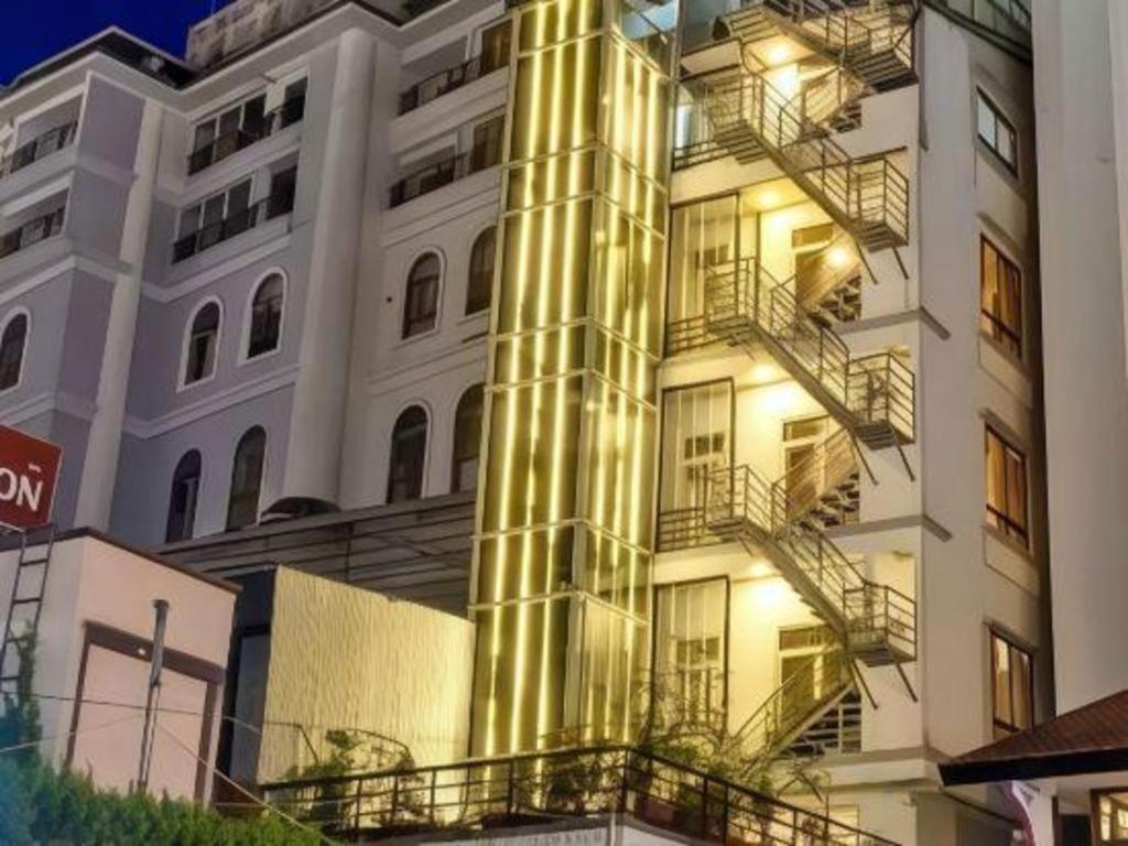 Gold Night Hotel Далат Екстер'єр фото